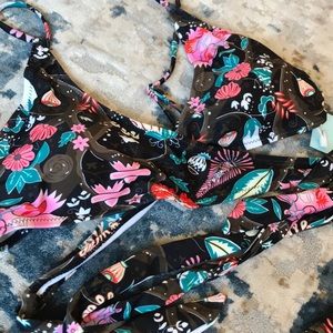 Cupshe Floral Bikini top Sz Small